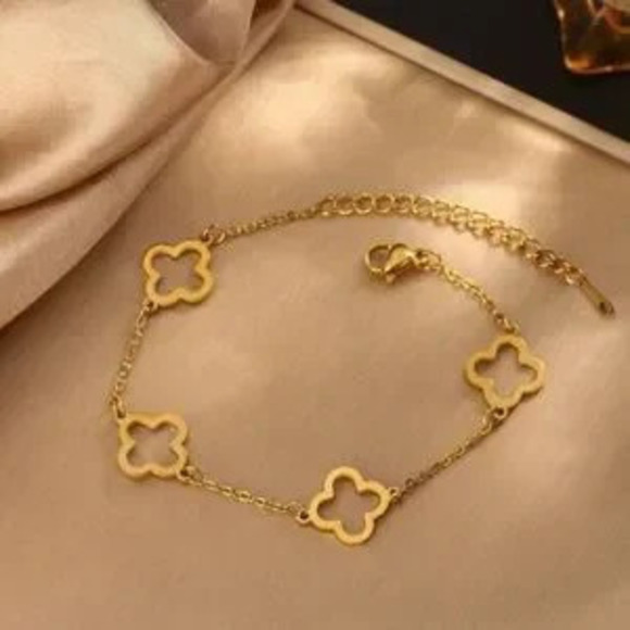 Jewelry - Gold Stainless Steel Clover Charm Bracelet Gift Dainty